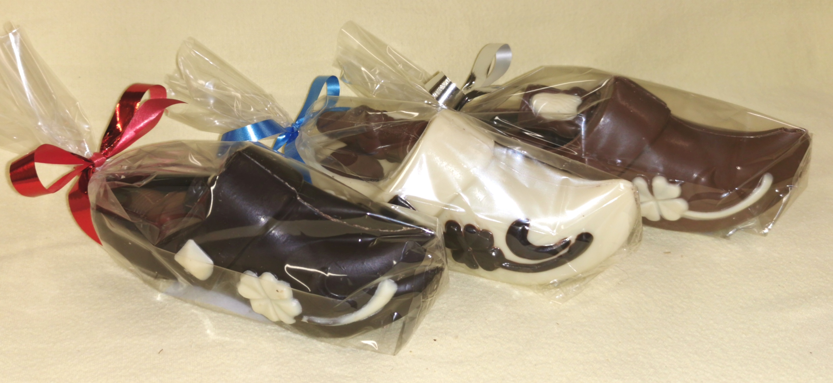 Moulage garni Sabot - chocolat lait ou noir ou blanc - 175g dont garni